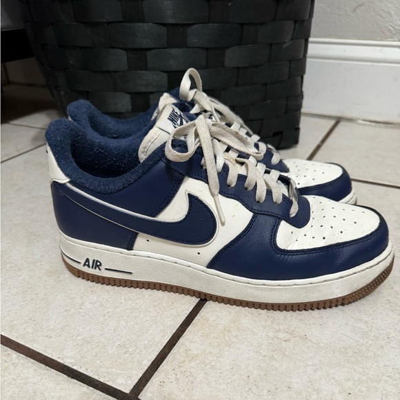 Nike Air Force 1 '07 LV8 Men's Size 9.5 - Picture 2 of 10